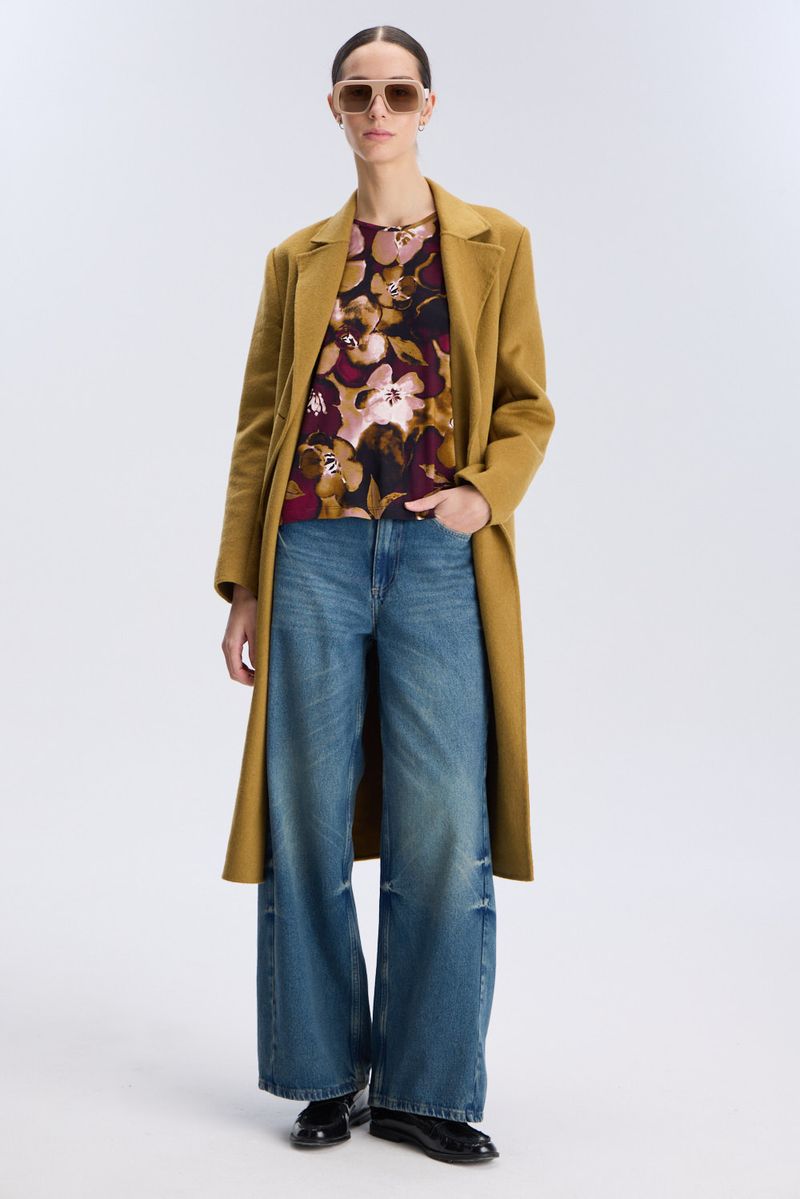 REMERA ESTAMPADA FLORES