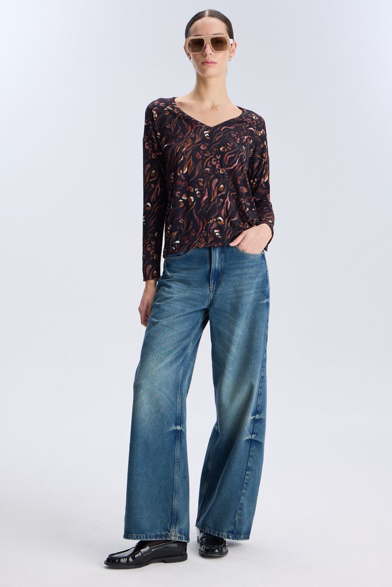 REMERA ESTAMPADA FLORES