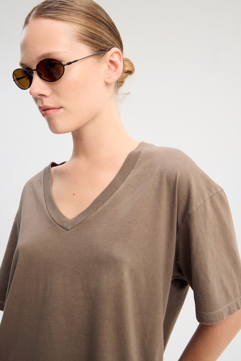 REMERA LAVADA BECCA