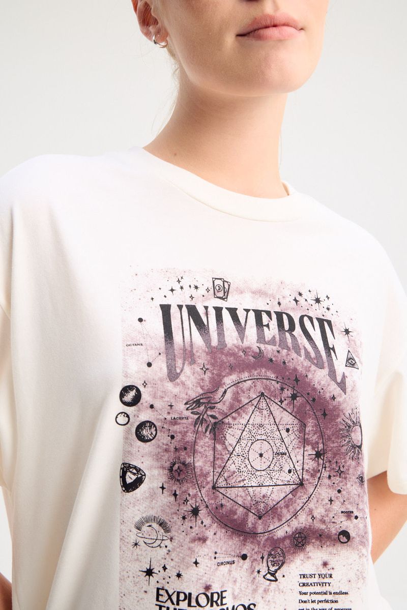 REMERA GAMUZADA UNIVERSE