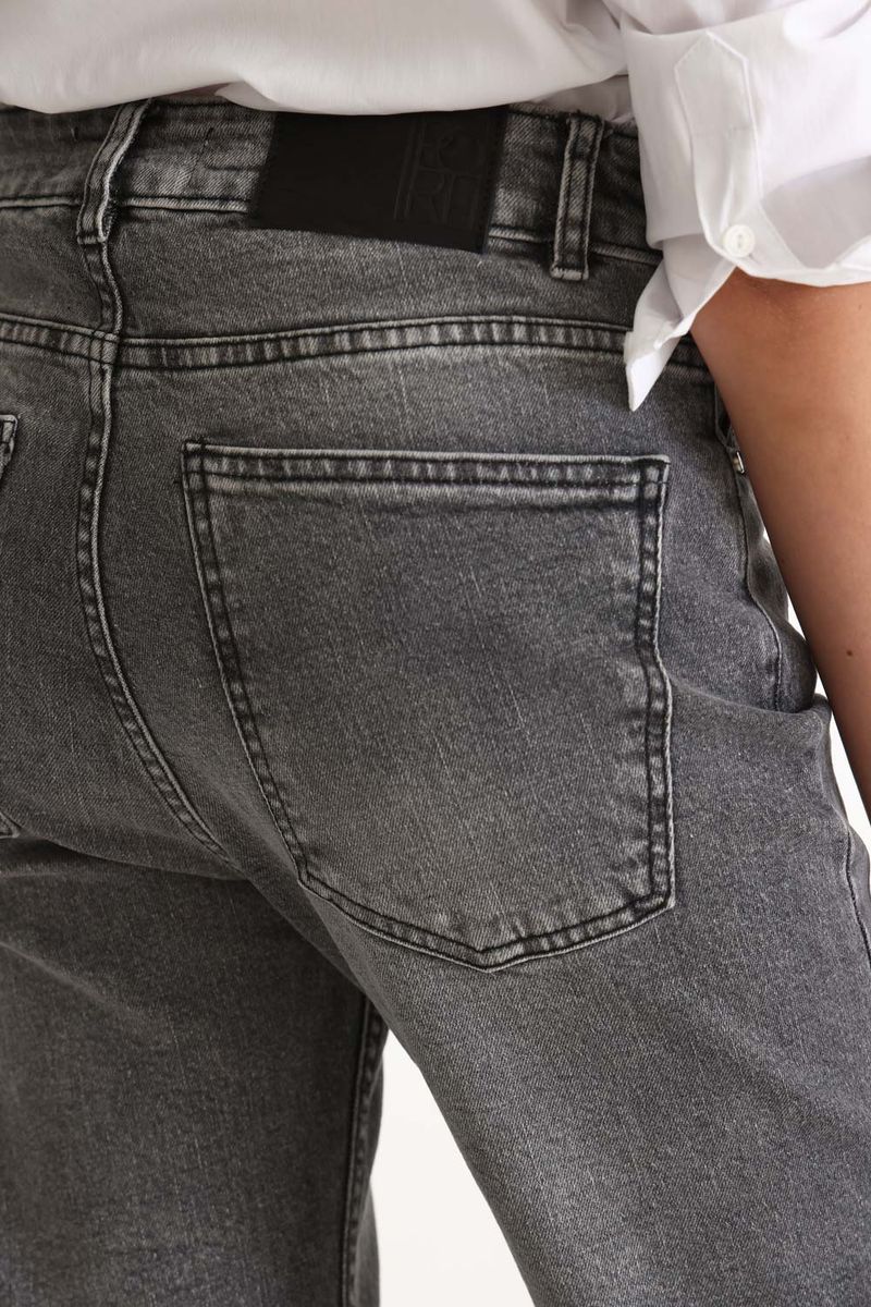 JEAN STRAIGHT DOM