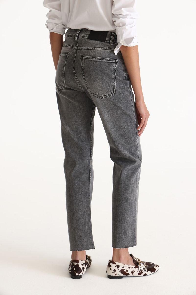 JEAN STRAIGHT DOM