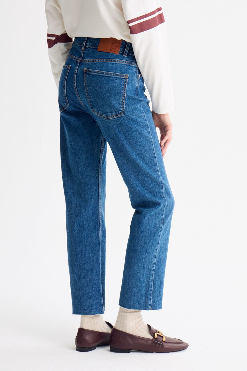 JEAN STRAIGHT DOM