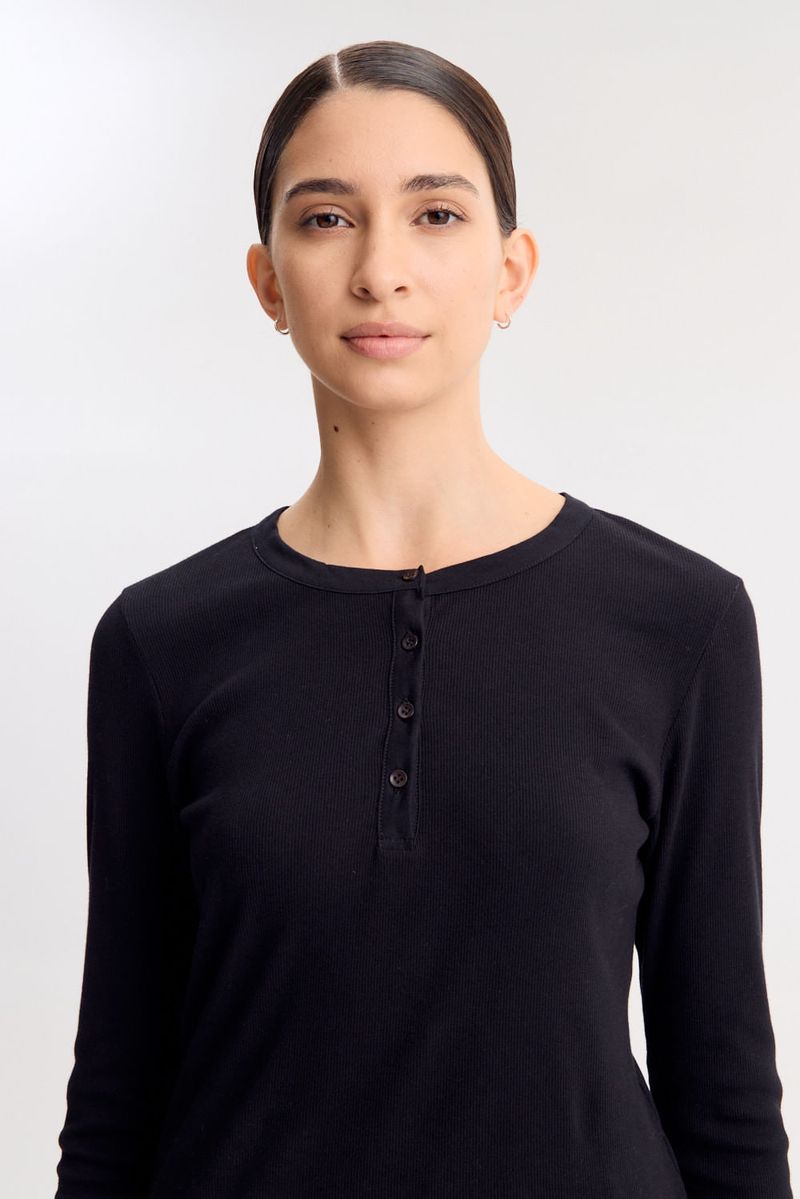 REMERA SEVENTY