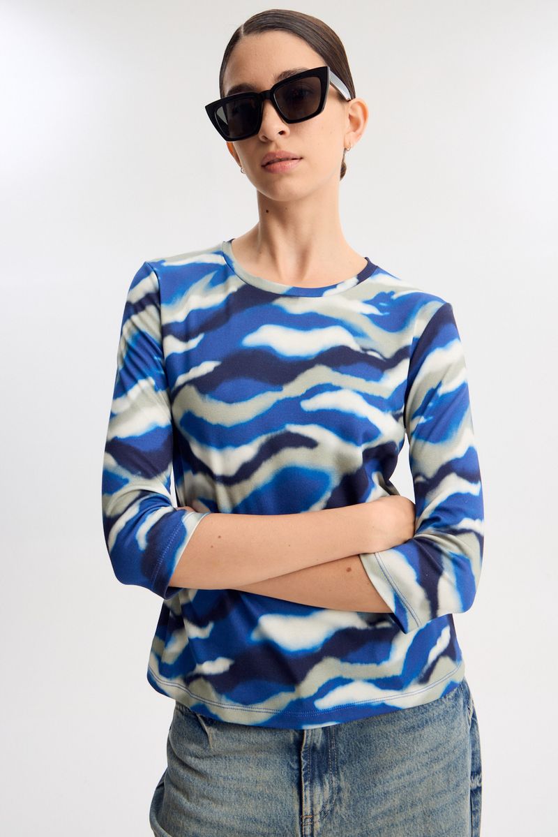 REMERA ESTAMPADA FLORES