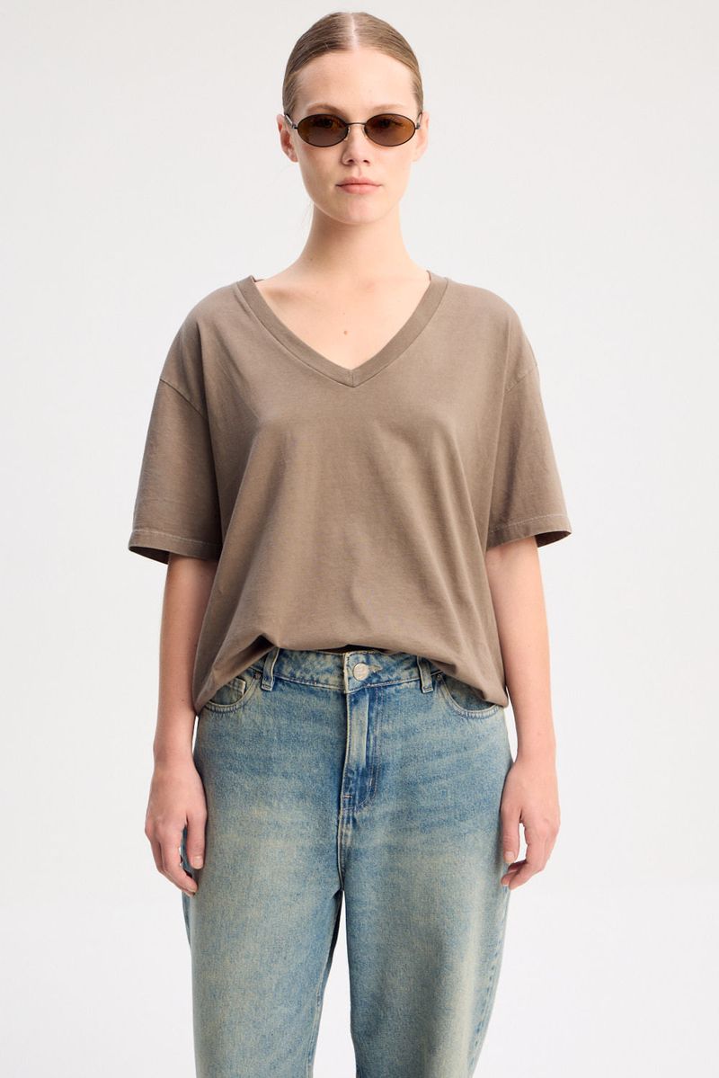 REMERA LAVADA BECCA