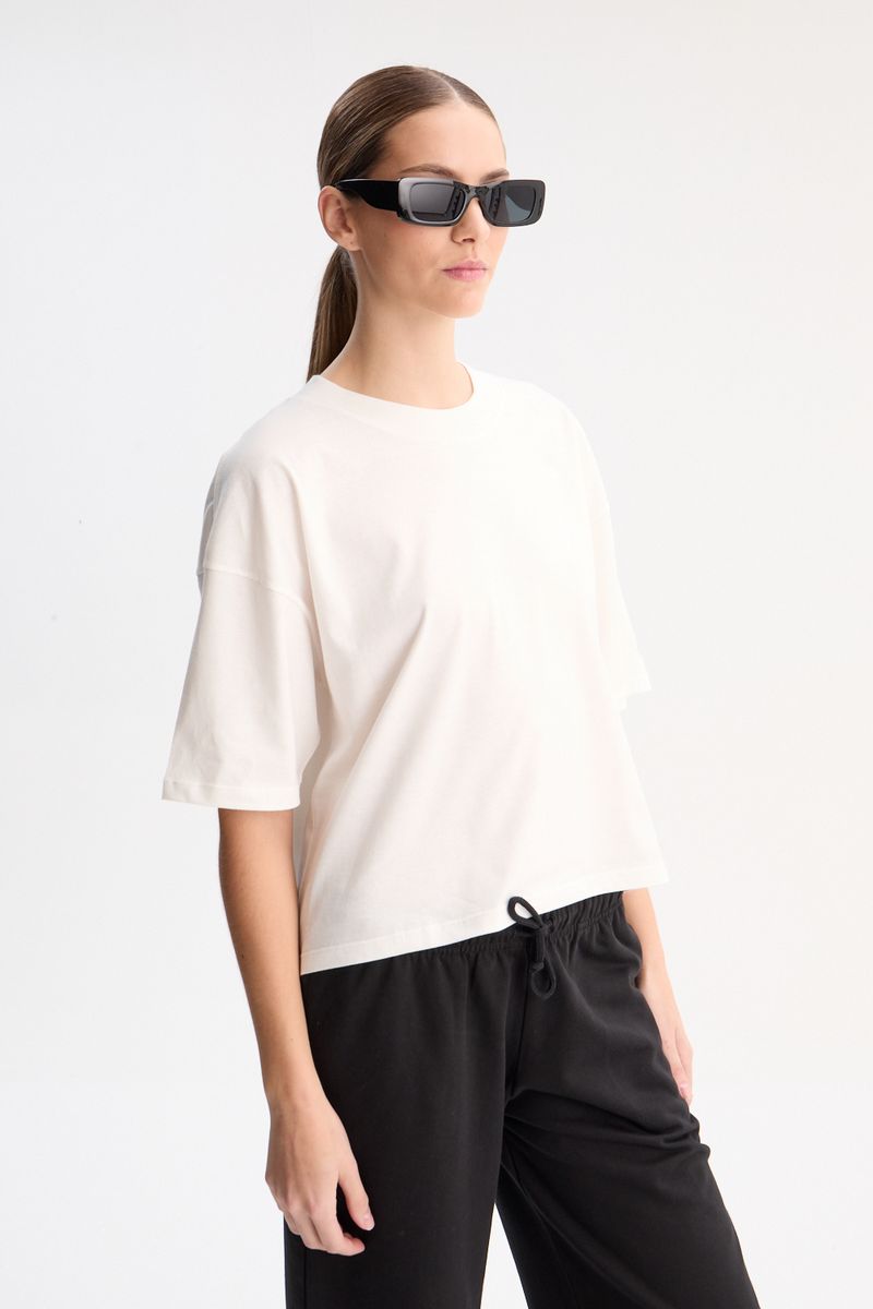 REMERA OVER LOGO