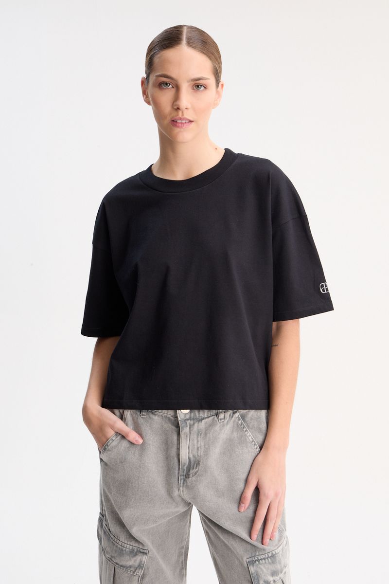 REMERA OVER LOGO