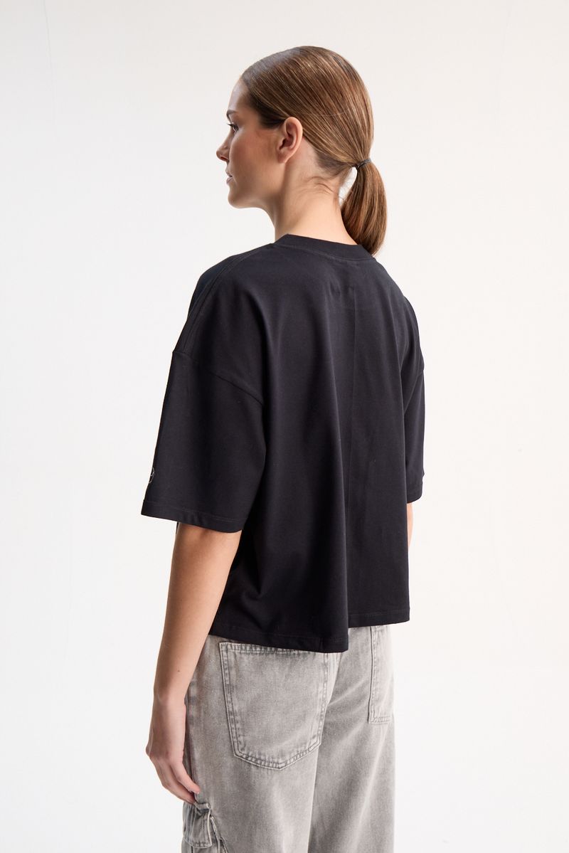 REMERA OVER LOGO