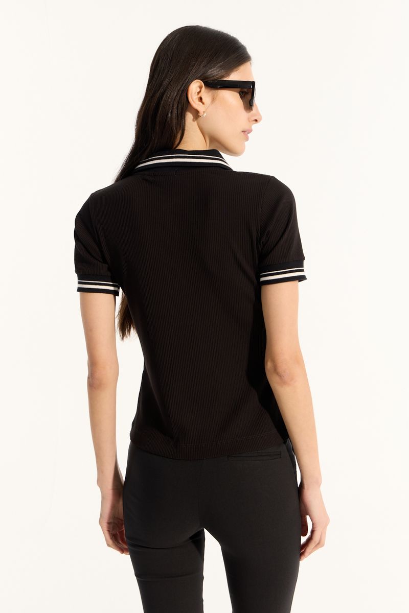 REMERA POLITO CUELLO Y PUÑOS