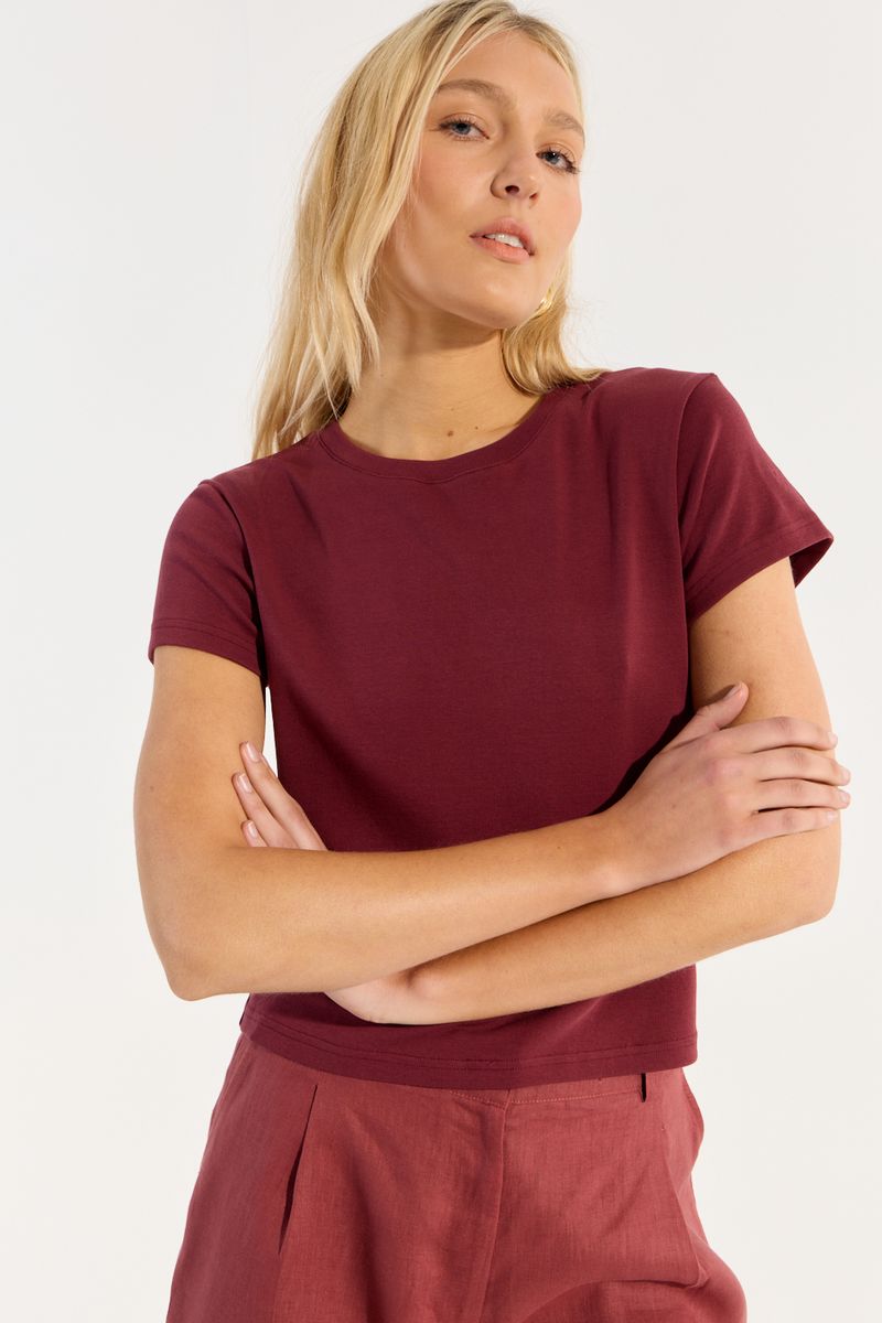 REMERA MINI ESCOTE REDONDO