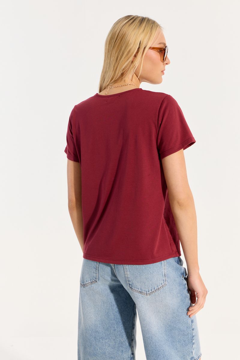 REMERA BORDADA NEW ROMANTIC