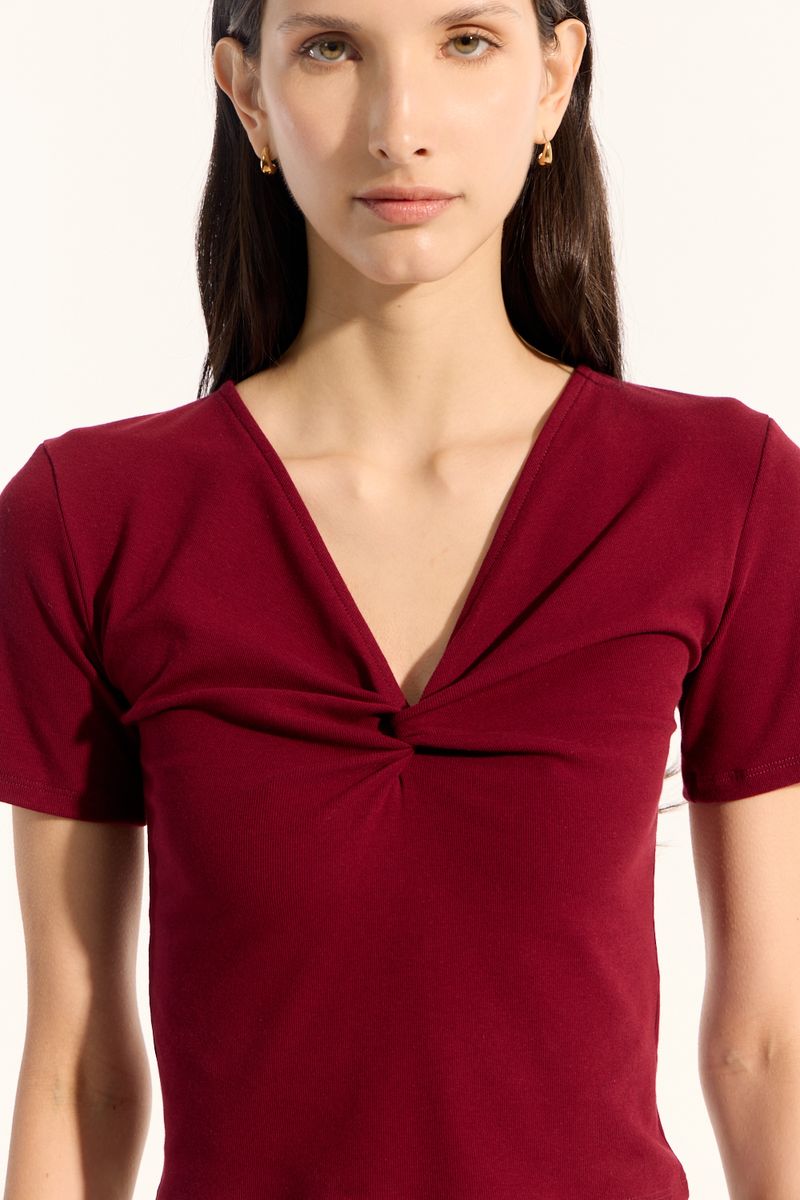 REMERA TORZADA