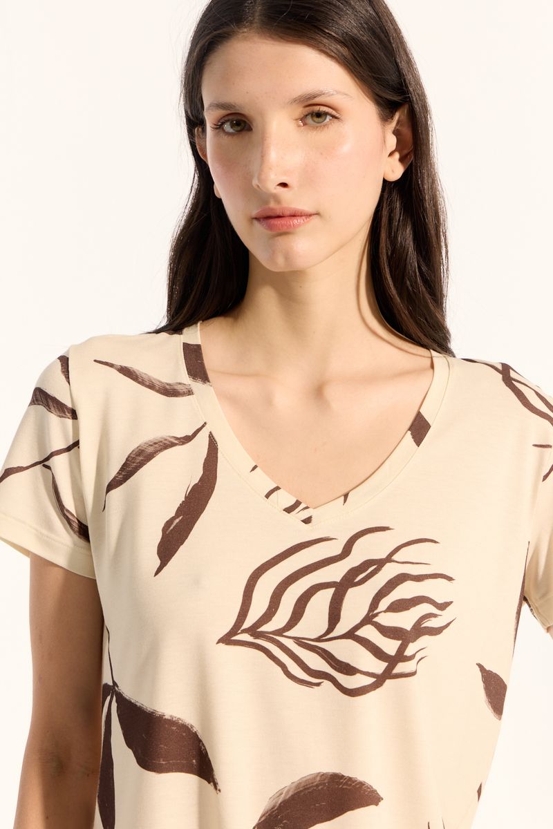 REMERA ESTAMPADA LEAVES