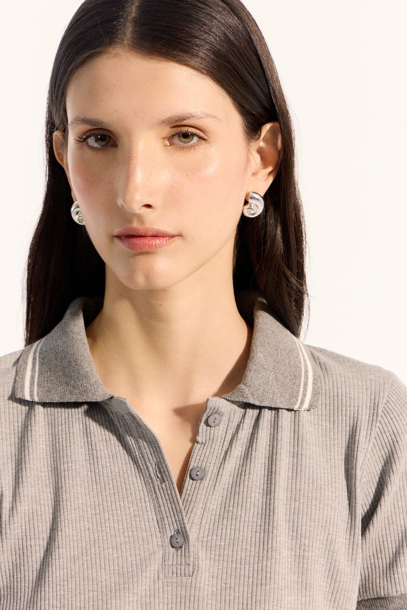 REMERA POLITO CUELLO Y PUÑOS
