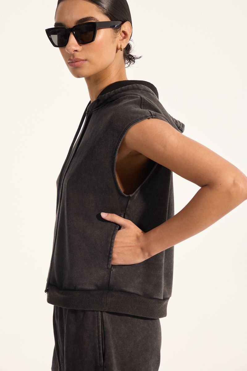BUZO HOODIE S-MANGAS GARMENT